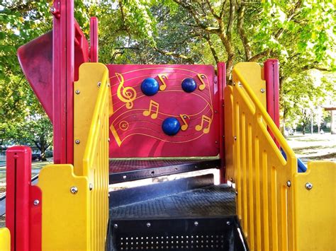 Sunnyside Park Playground - Vancouver Playgrounds