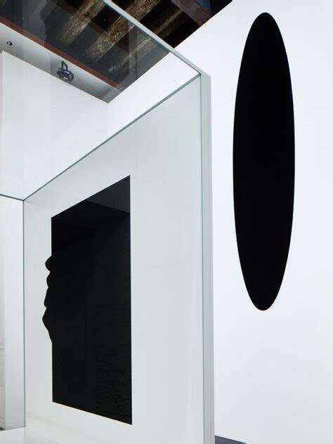 Anish Kapoor’s Spellbinding Blood-Red And Vantablack Art Takes Over Venice - Design Pataki