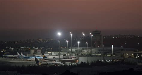 Night airport panorama 28579757 Stock Video at Vecteezy