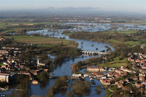 Tadcaster Floods of 2015 - Tadcaster Historical Society