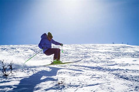 What To Look For When Buying Ski Poles? (New Skier Guide) | New To Ski