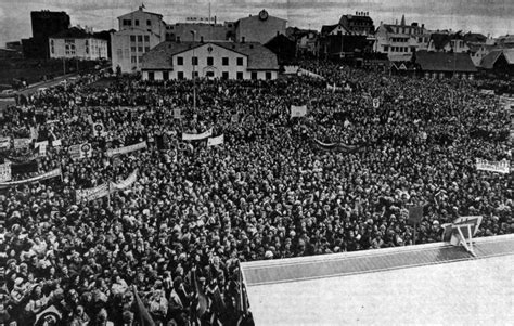 The Day Women Brought Iceland to a Standstill