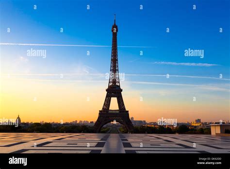 Eiffel Tower at Sunrise Stock Photo - Alamy