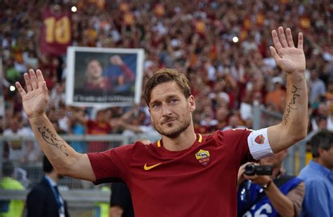 Totti : Roma : Totti va disputer son dernier match pour la Louve ...