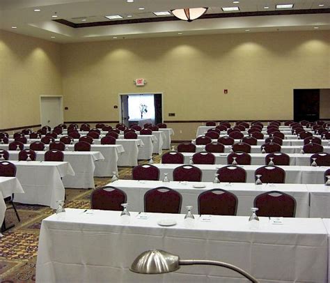 Amenities & Services - Holiday Inn Conference Center Marshfield