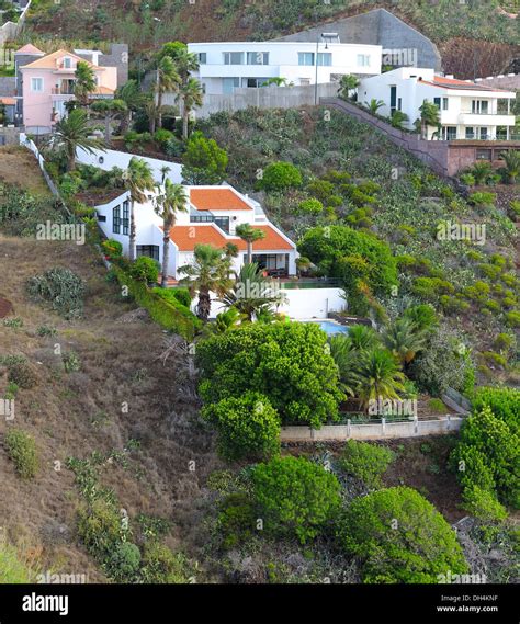 Madeira portugal luxury villa built hi-res stock photography and images ...