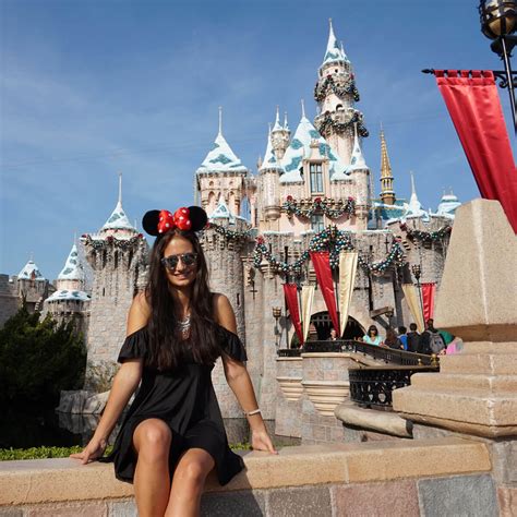 Being Minnie Mouse for a day in Disneyland Los Angeles Anaheim - smilesfromabroad