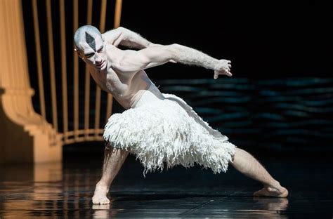 Matthew Bourne's Swan Lake | Swan lake, Male ballet dancers, Ballet dancers