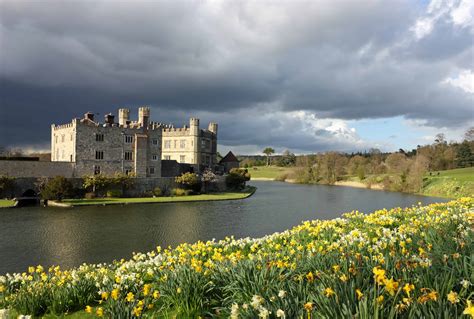 Leeds Castle in Kent, United Kingdom - Tourist Pass