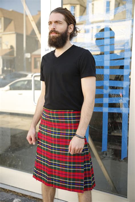 MacLean Tartan - Cheap Yard Kilts in Perfect Fit | Top Kilt