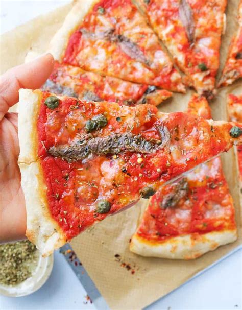 Anchovy Pizza {video recipe} - The clever meal