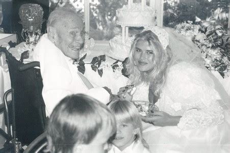 How old was Anna Nicole Smith when she married J. Howard Marshall aged 89? - The Anna Nicole ...