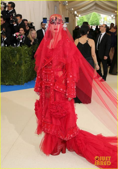 Katy Perry's Met Gala 2017 Dress is a Red Veiled Maison Margiela Look!: Photo 3892741 | 2017 Met ...