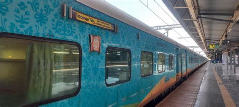 16319/Thiruvananthapuram North (Kochuveli) - SMVT Bengaluru Humsafar ...