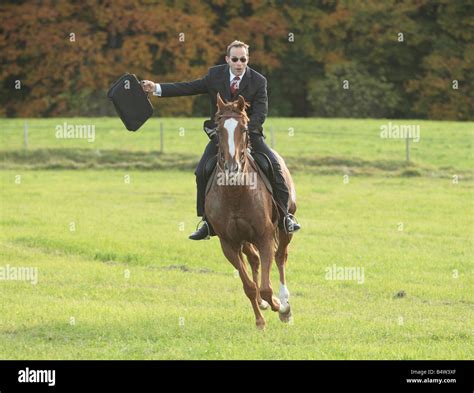 Full gallop hi-res stock photography and images - Alamy