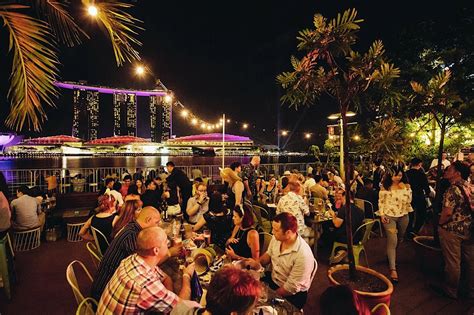 7 restaurants near One Fullerton with the best waterfront view