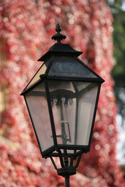 How to Light an Exterior Gas Lamp | Hunker