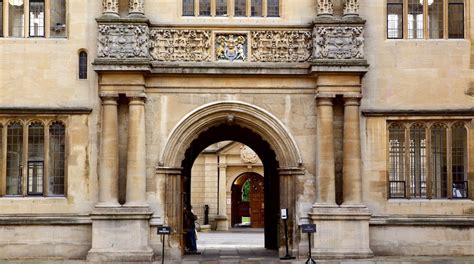 Bodleian Library in Oxford City Centre - Tours and Activities | Expedia.ca