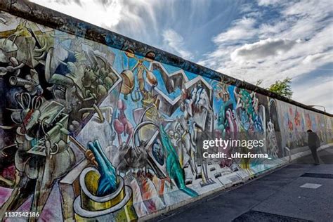 6,582 Berlin Wall Memorial Stock Photos, High-Res Pictures, and Images - Getty Images