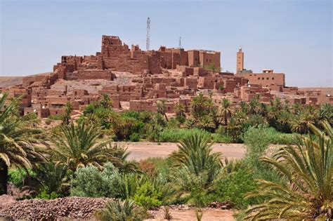 Morocco,_Souss-Massa-Draa_Region,_Ouarzazate_Province,_Kasbah_Tifoultoute - Barrio Life