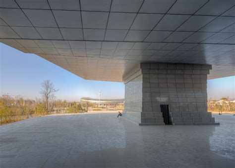 Qujing History Museum has a roof shaped like a staircase