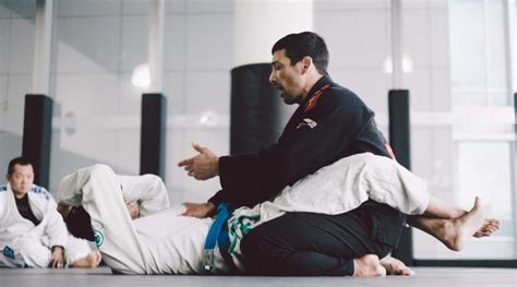 BJJ 101: A Breakdown Of The Main Positions In Brazilian Jiu-Jitsu - Evolve Vacation