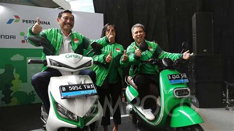 Motor Listrik Smoot Tempur dan Viar Q1 Jadi Armada Grab Indonesia ...