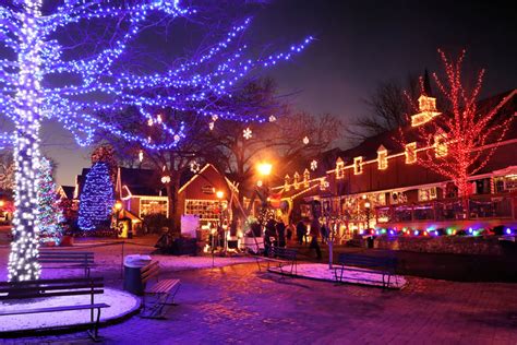 Christmas in Peddlers Village - Bucks County, Pennsylvania | Better Living