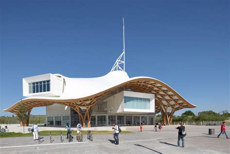 Pompidou Centre in Metz. Shigeru Ban Architects