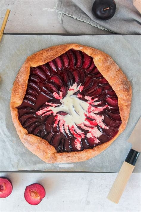 Plum Galette - roamingtaste.com