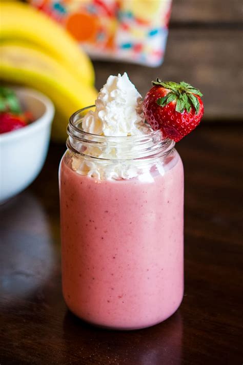 Strawberry Banana Smoothie with Greek Yogurt