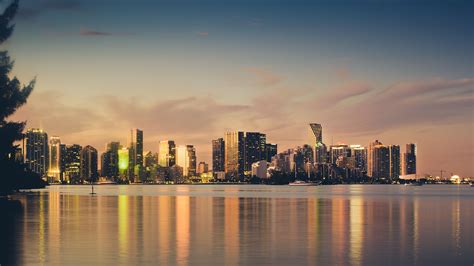 Miami Skyline Sunset (uhd) - by BarronRothPhotography | #wallpapers | Miami wallpaper, City ...