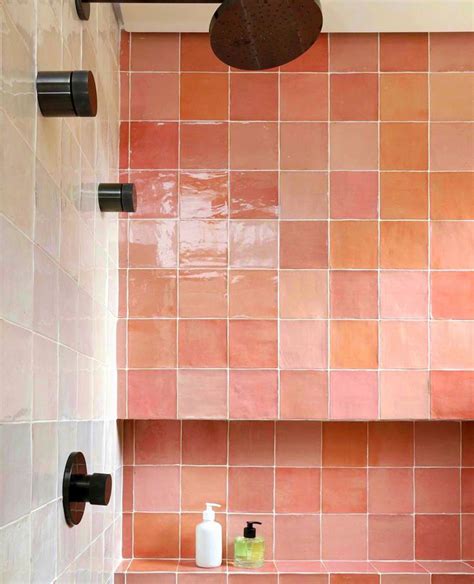 Pink bathroom multi toned tile by @domaarquitetura | Piso para banheiro, Design para banheiro ...