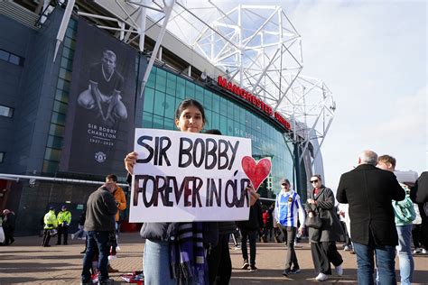 Sir Bobby Charlton tributes – in pictures