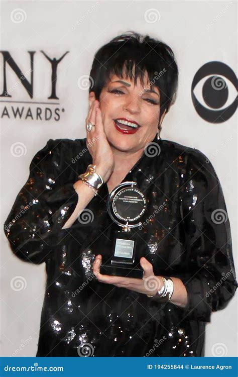 Liza Minnelli Wins 2009 Tony Award Editorial Stock Image - Image of diva, charismatic: 194255844