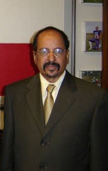 Mohamed Abdelaziz - Wikipedia, the free encyclopedia