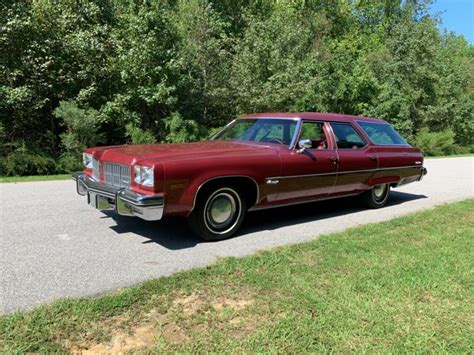 455-Powered Estate: 1975 Olds 98 Custom Cruiser | Barn Finds