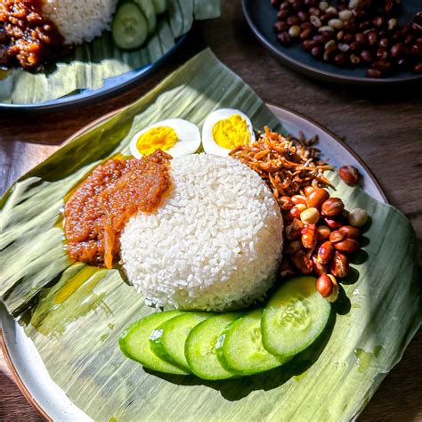 Nasi Lemak - Farah J. Eats