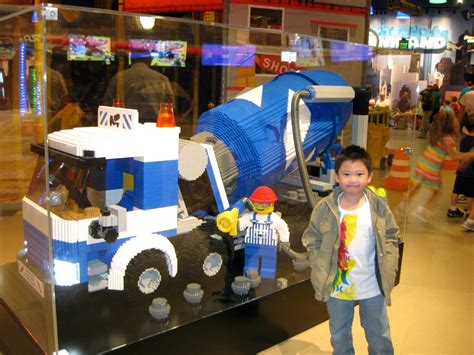 Far Skyes Enterprise: Lego Discovery Center, Dallas TX