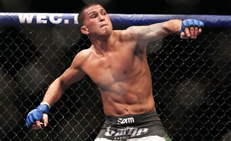 Jeff Wagenheim: Years after his iconic kick, Anthony Pettis is going ...