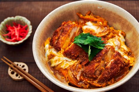 Chicken Katsudon Recipe (チキンカツ丼 - Chicken Cutlet Rice Bowl)