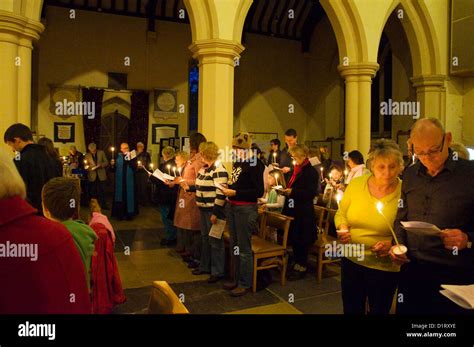 Christmas church service hi-res stock photography and images - Alamy