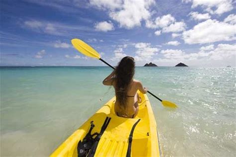 Girls and Kayaking (44 pics)