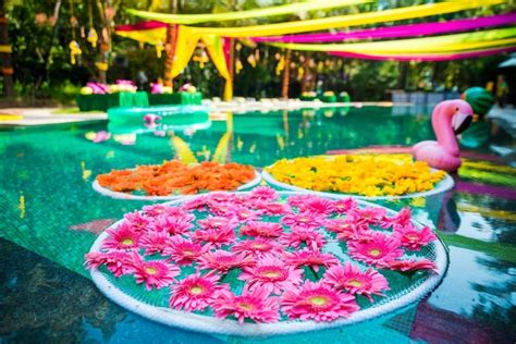 10 Super Fun and Quirky Ideas to throw the most Epic Pool Party at your ...