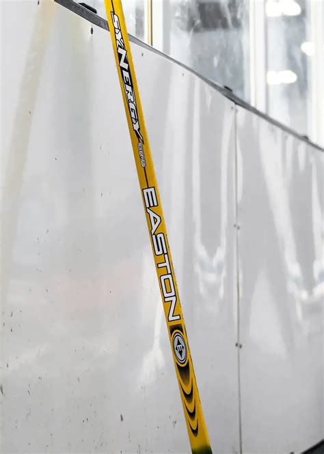 2023 Easton Synergy Hockey Stick, Grip, Yellow, P92 - Perfect Edge ...