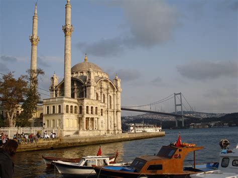 Ortakoy Mosque & Ortakoy District – Historical Istanbul Tours