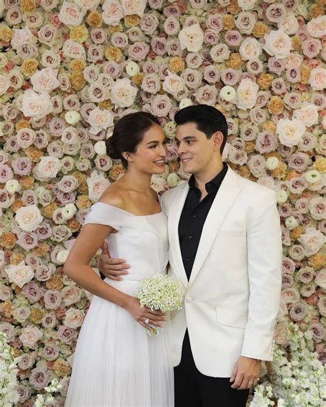 Look! Sarah Lahbati And Richard Gutierrez Hold A Civil Wedding | Metro ...