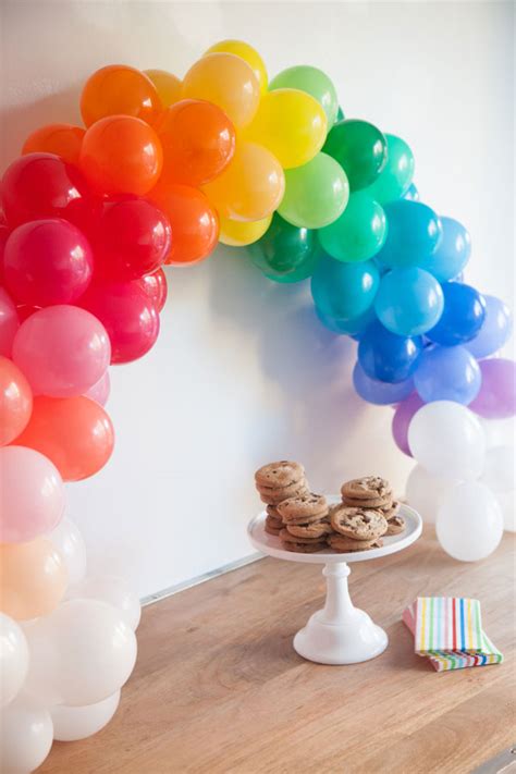 Mini Rainbow Balloon Arch DIY