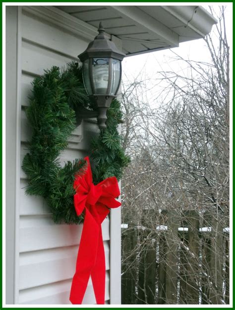 8 Days of Christmas 2011: Easy Outdoor Decorating - Got My Reservations