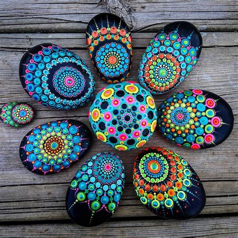 Oval rocks | Mandala Rocks | Pinterest | Rock, Rock painting and Rock art